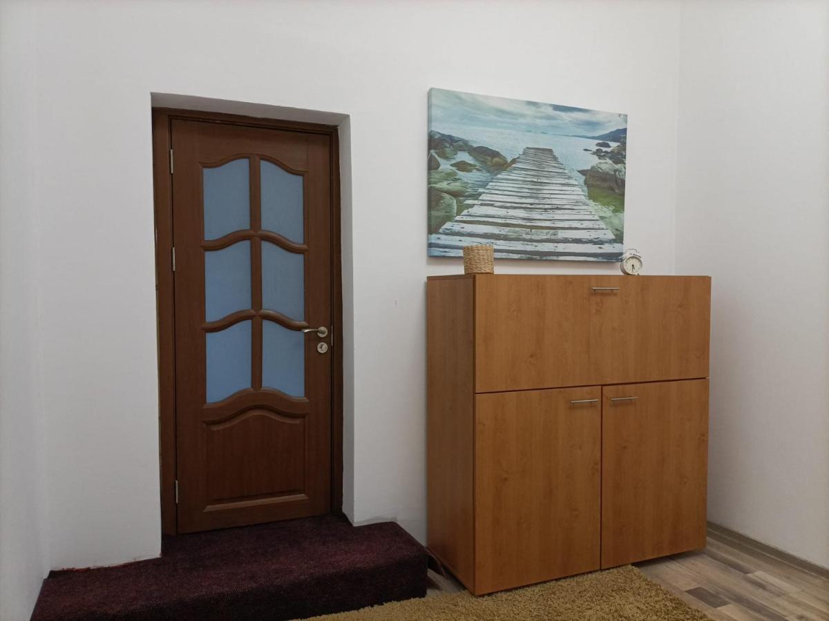 Luta Studio Bucarest Esterno foto