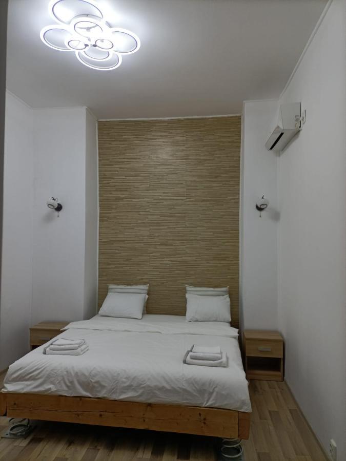 Luta Studio Bucarest Esterno foto
